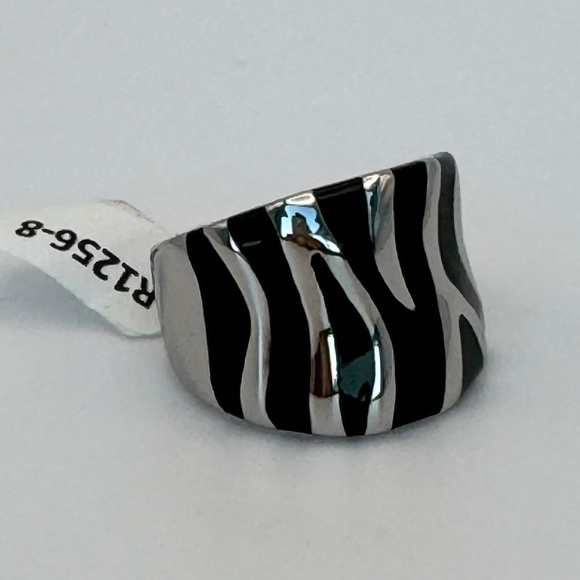 STAINLESS STEEL ZEBRA Ring Size US 8 Black Enamel Mobwife Oversized Statement - Picture 7 of 16